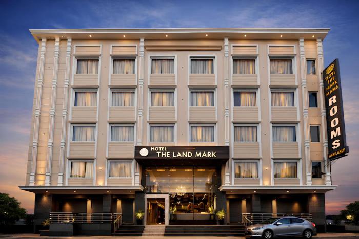 Hotel Landmark Near Golden Temple