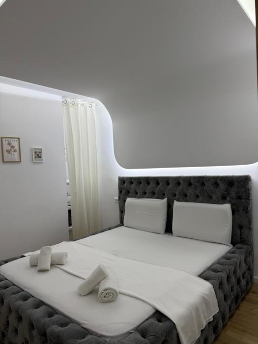 White Harmony Apartment