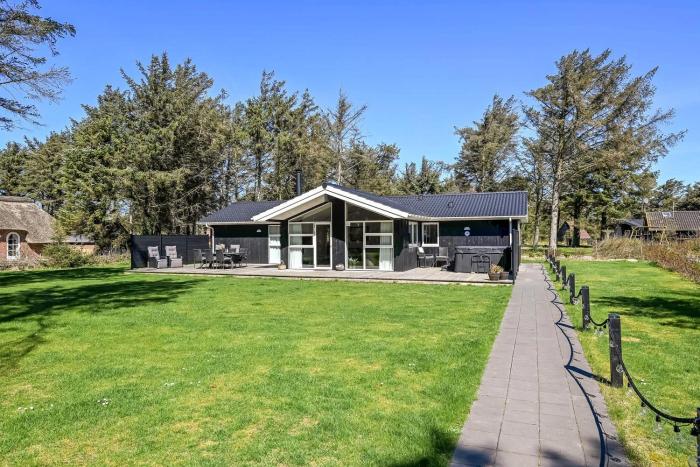 Energy Saving Luxury Home W Spa Near Sea Sj444