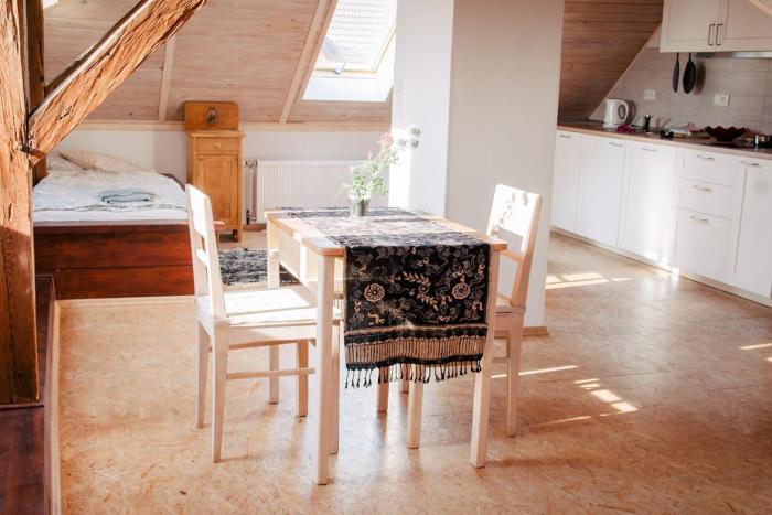 4 guests apartment,15 min from Prague Airport,near golf