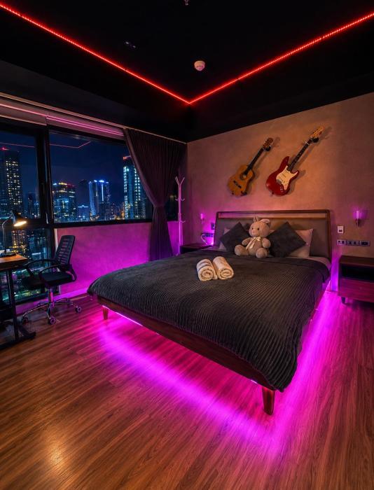 44sqm Modern Luxe City View, short walk to Malls with 400Mbps WiFi