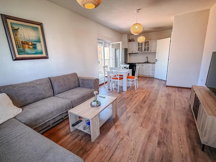 Yasna Apartments