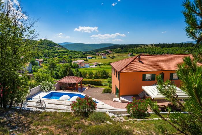 Apartment Ana with private pool