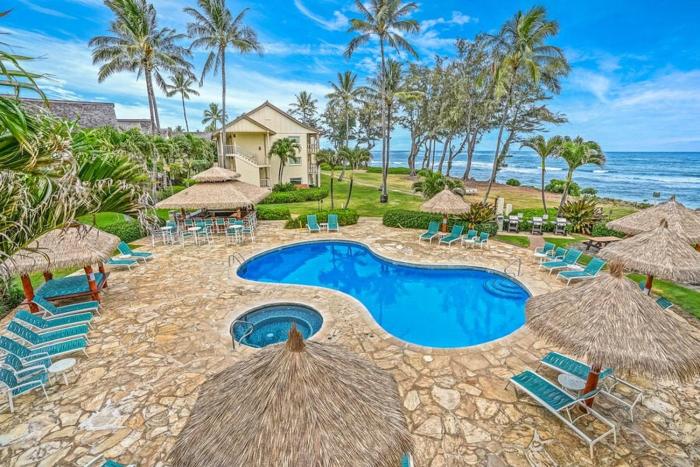 Islander on the Beach 123- Oceanfront Ground Floor Studio "Coco Moon"