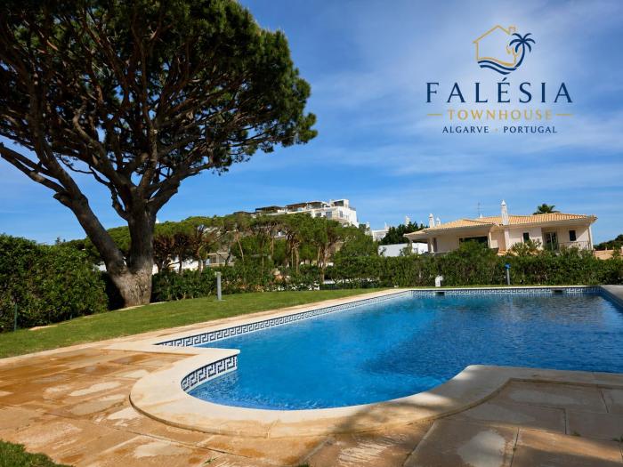 Falésia Townhouse - Walk to Beach - Pool - Garage