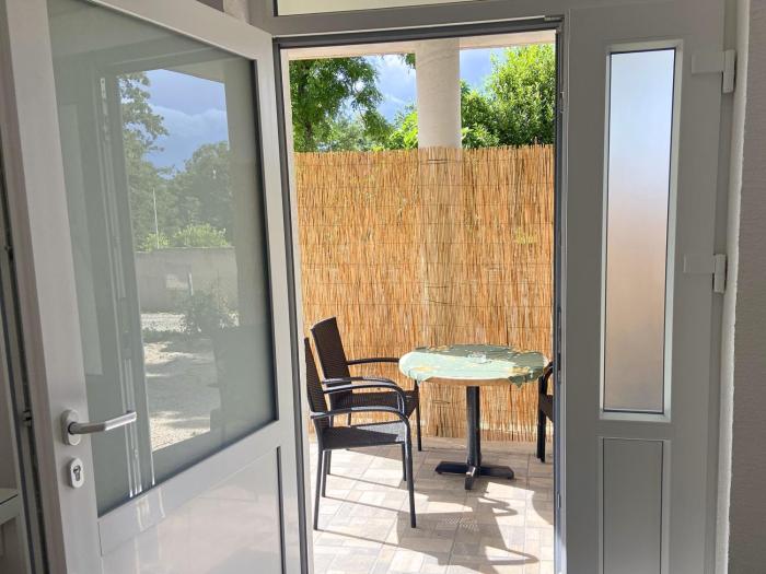 Apartment MiA with WIFi and private garden
