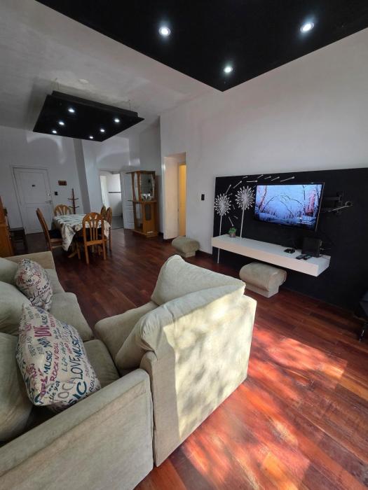 Gran departamento con parrilla y cochera en Playa Grande
