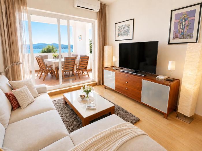 Luxury front row designer apartment