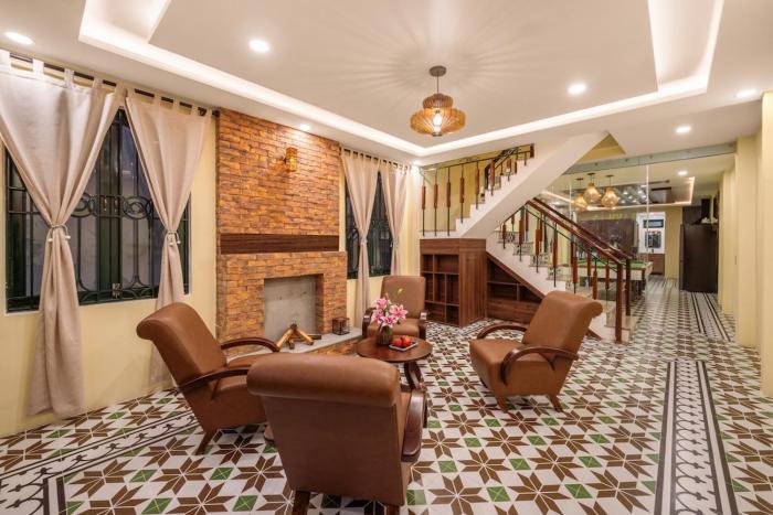 Private 4BR Villa with Sauna, Pool Table, only 5 minutes to My Khe Beach with Sauna, Pool Table