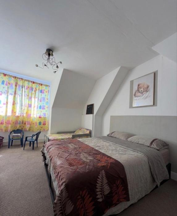 Cozy Room in the Heart of Hornchurch Town Centre
