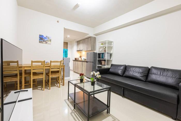 2BR at MOA