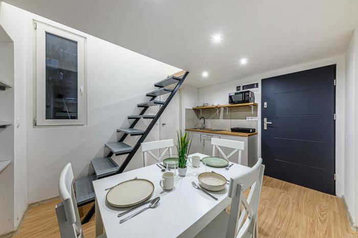 Modern City Lights Studio in Király street with AC
