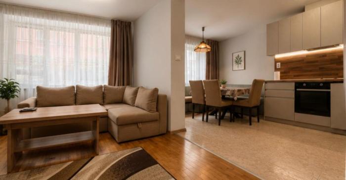 Elegant 2BR Apartment • Sea Garden & City Center