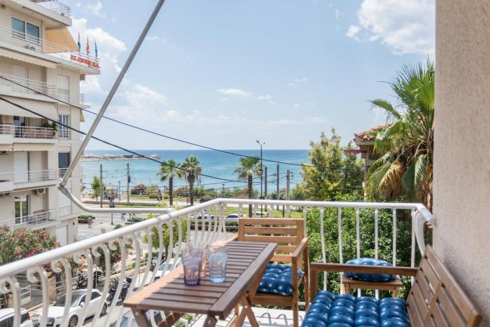 Sunny Holiday Apartment with Sea View - Steps to Edem Beach