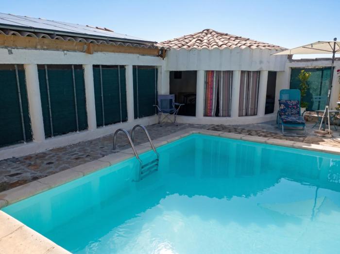 Appartement charmant à Saint-Ambroix avec piscine