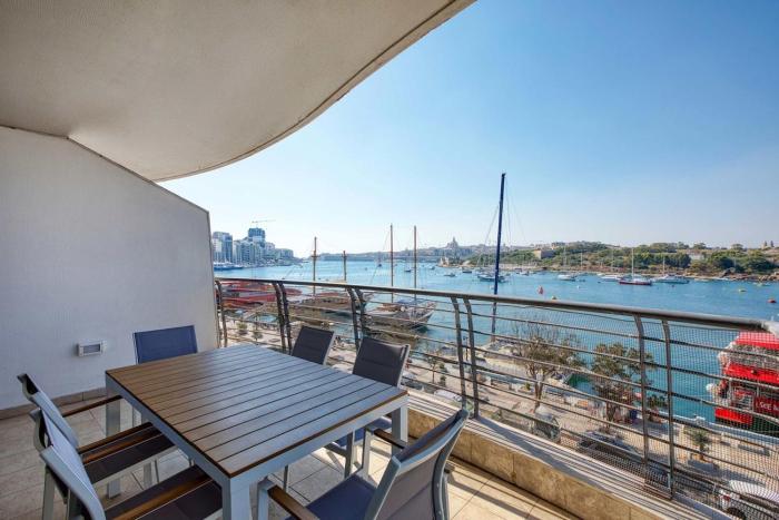 Sliema 3BDR Flat with Seaview