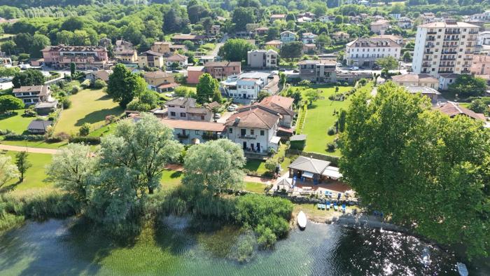 Lakefront, Wi-Fi & Private Parking - La Grotta sul Lago