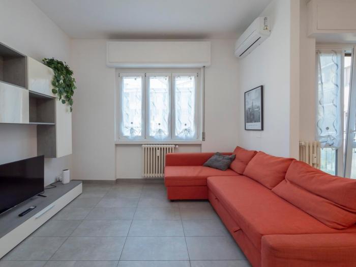 Bright apartment in the center of Rho