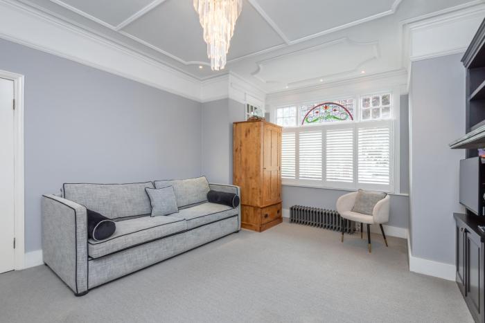 Large 3BDR Wimbledon House with Garden and Office