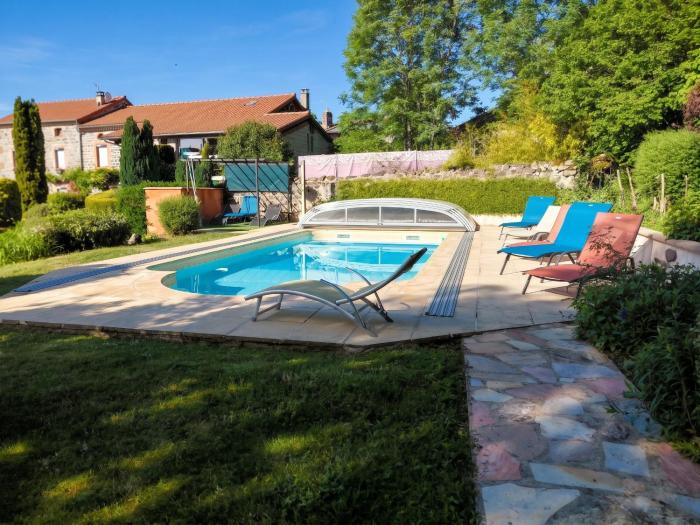 Charmante maison avec piscine privée à Siaugues-Sainte-Marie