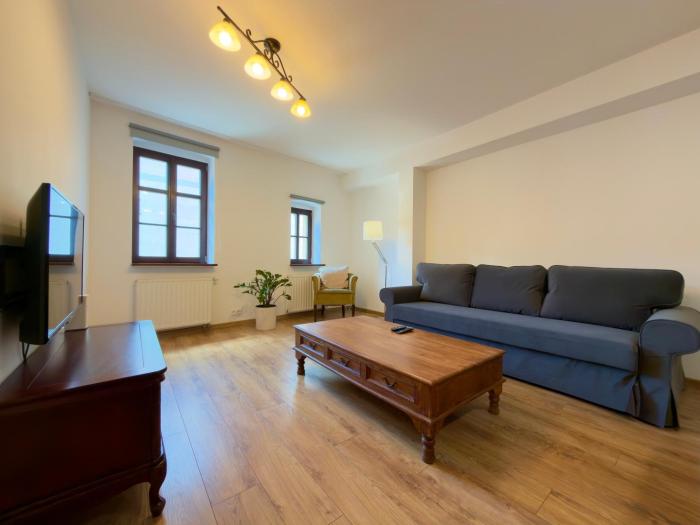 Jelenia Góra Spacious Apartment by BookingHost