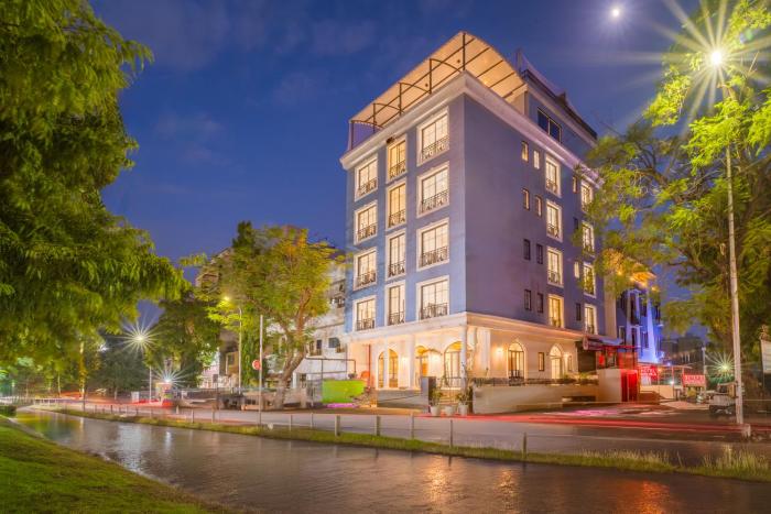 Tripli Hotels Blue Moon