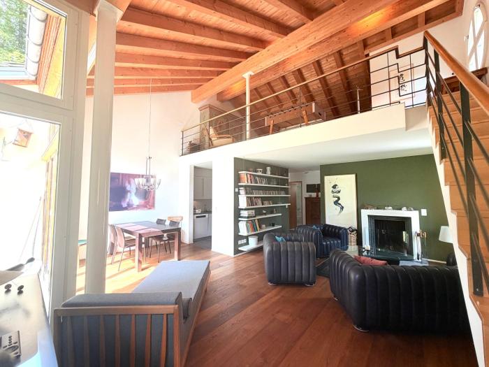 4 12 Room Maisonette Apartment with great views