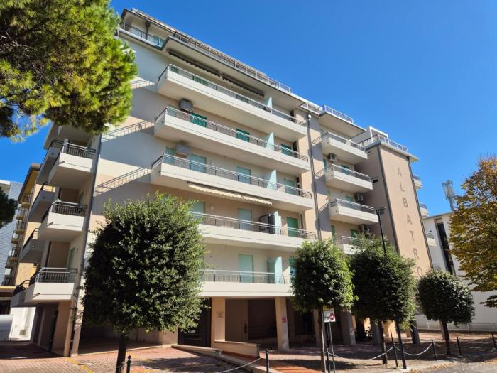 ALBATROS - 100m from the beach