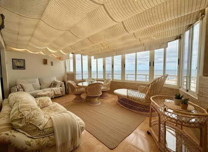 Apartamento con vista al mar