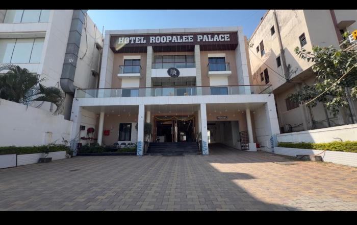 Hotel Roopalee Palace