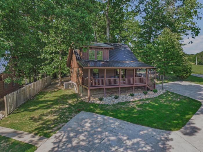 Pet-Friendly Cabin Near Dollywood Hot Tub Arcade