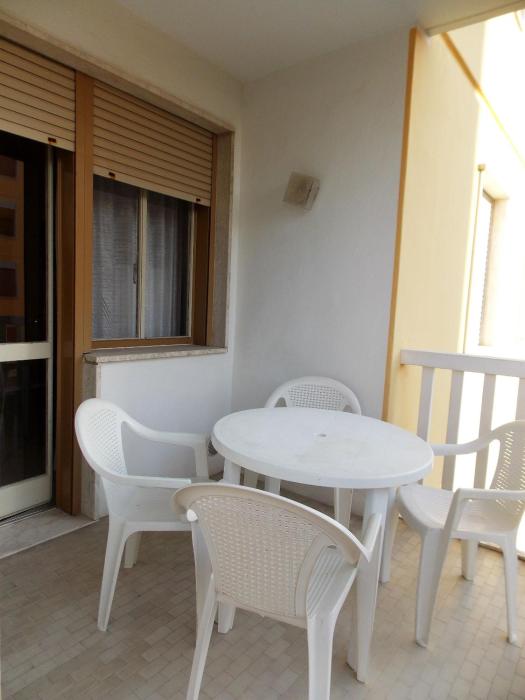 Spacious apartment with side sea view