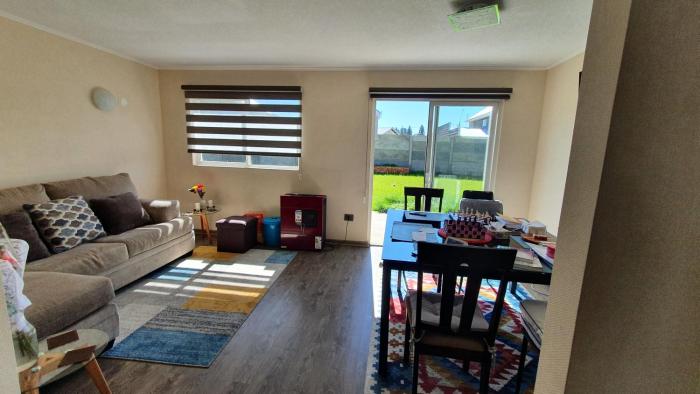 Hermosa casa completamente amoblada 4 dormitorios, sala de estar, cocina, jardín y 2 estacionamientos