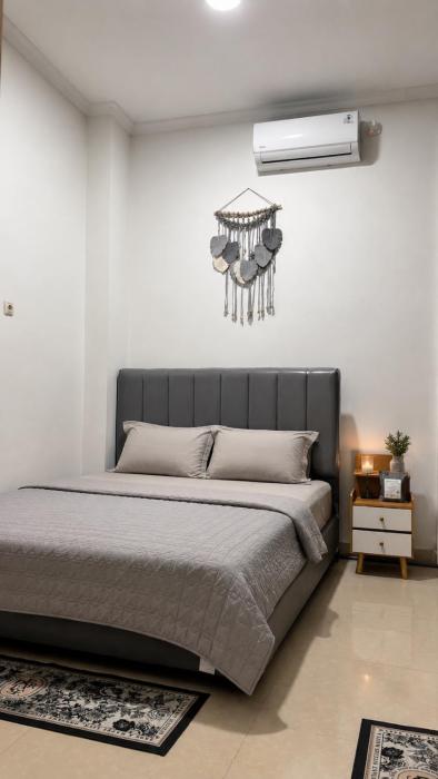 Cozy Stay Near Airport Private Bathroom