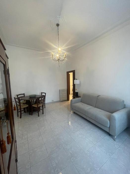 Vintage Roman Living in Flaminio