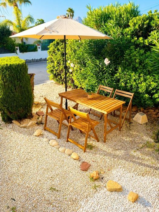 Apartamento con jardín, piscina y parking