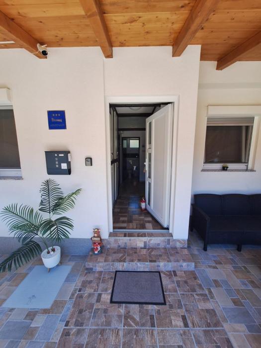 Apartment Lela - self check-in and check-out