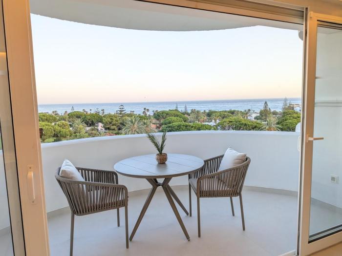Studio Magnolia by Studiomarbella con vistas al mar