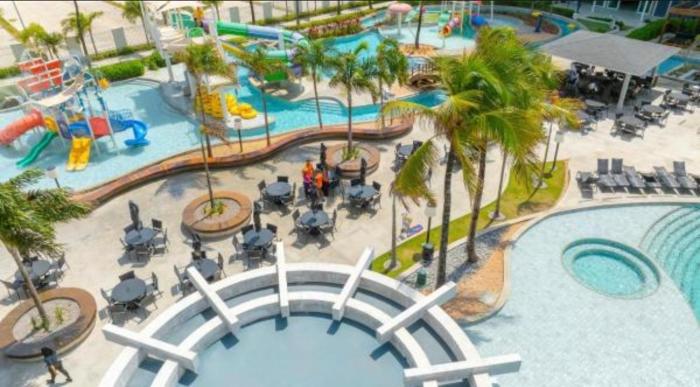 Salinas premium resort