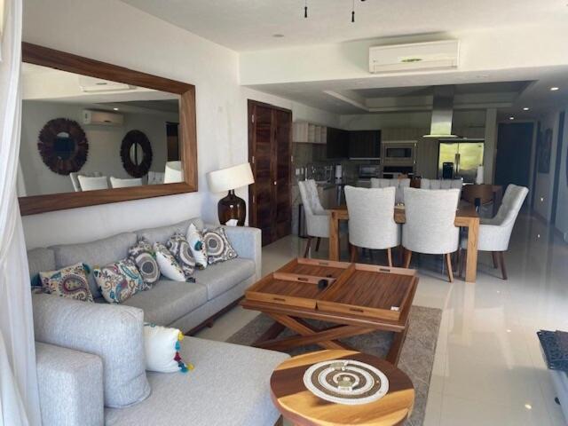 Nayri La Cruz oceanfront apartment