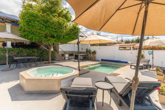 ANANA Casa de los Sueños - Villa with Thermal Water and Views