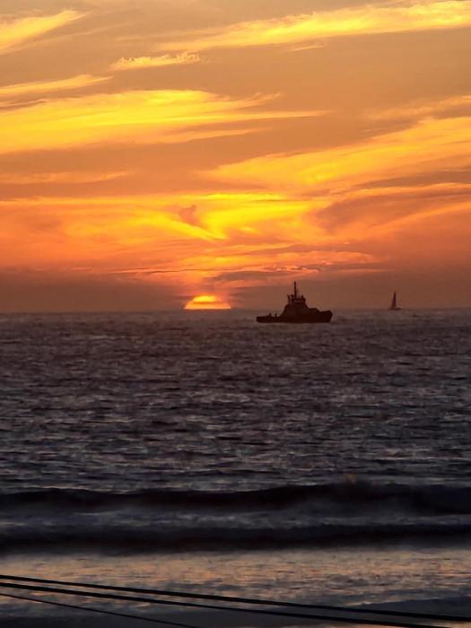 Luxury front Beach villa sleeps 10 playa Rosarito BC walking Distance Papas n Beers