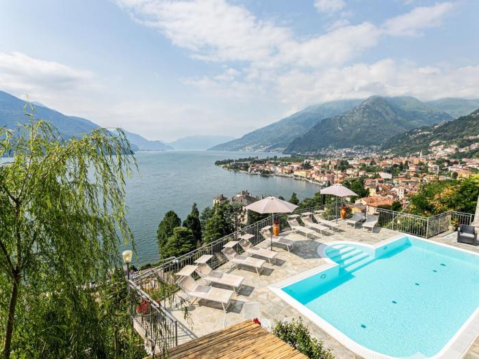 Wonderful flat with swimming pool, lift and garden