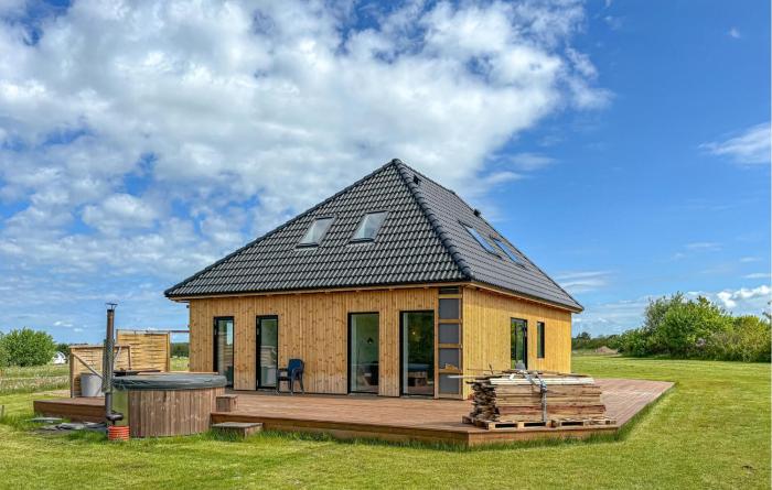 Awesome Home In Spøttrup With Wifi