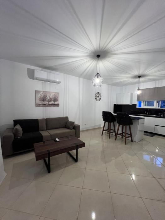 Saranda Valley Oasis - Modern Apt With View