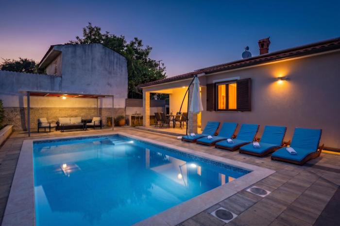 Holiday House Gortan for 7 people near Pula with children playground and heated pool