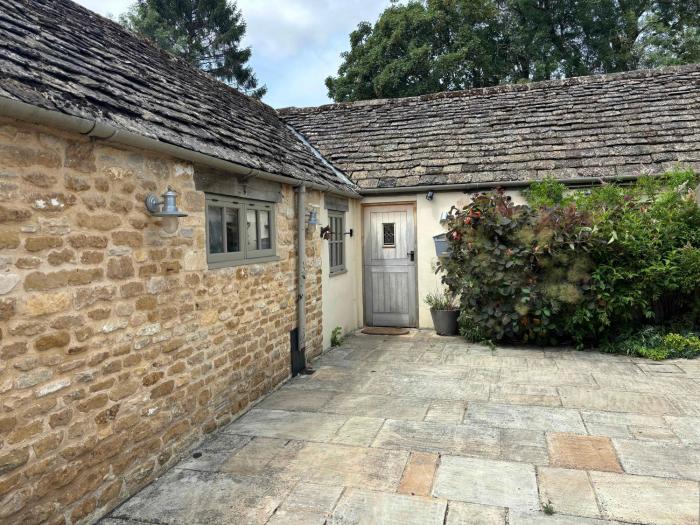 Cotswolds Grade II Listed Barn & underfloor heating