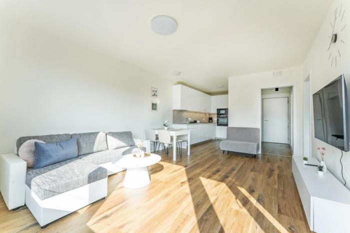 Klamovka stylish Apartment by Rentez