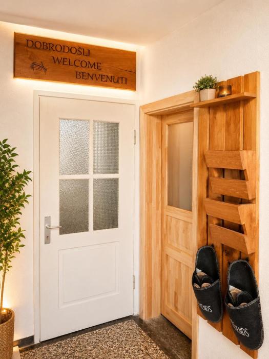 Large Guesthouse with free parking near Trieste and Croatia