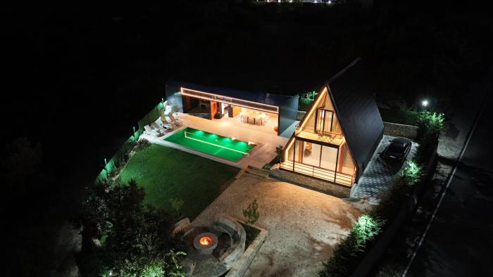 Vila Xhiku 05